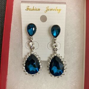 Fashion evening drop earrings